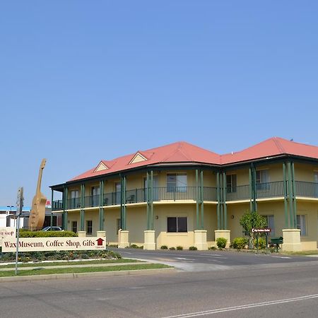 Golden Guitar Motor Inn Tamworth Exterior photo